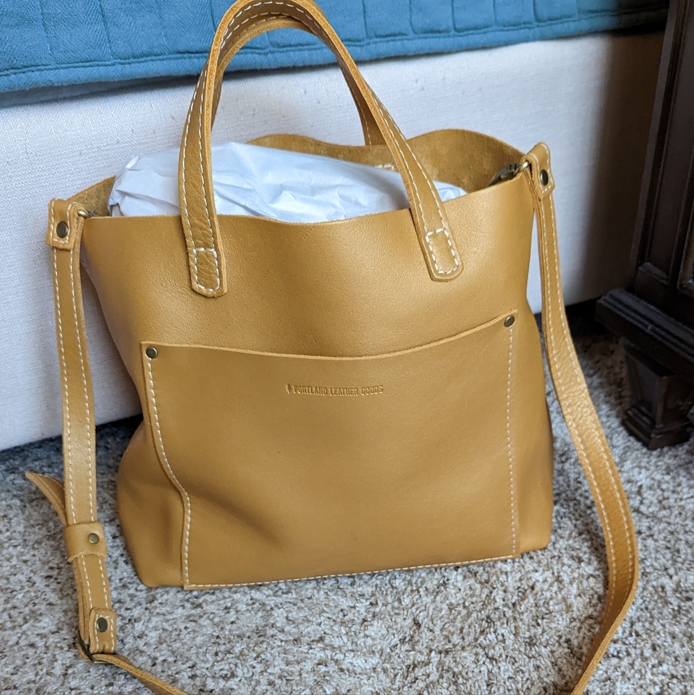 Portland Leather Goods medium classic crossbody - 🦄 Honeycomb leather